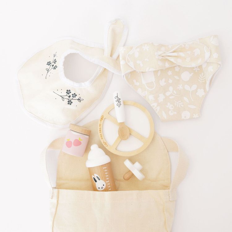 Dolls Nursing Kit & Bag - 8 Pieces