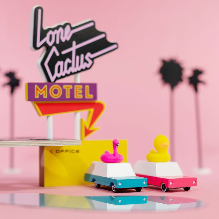 Flamingo Wagon Toy Car