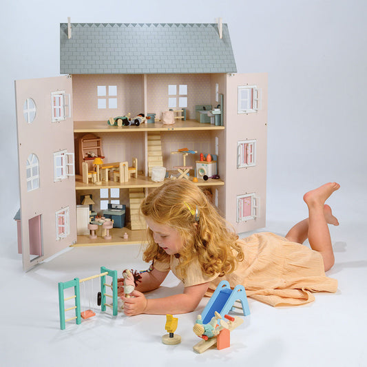 Heather Hall Dollhouse