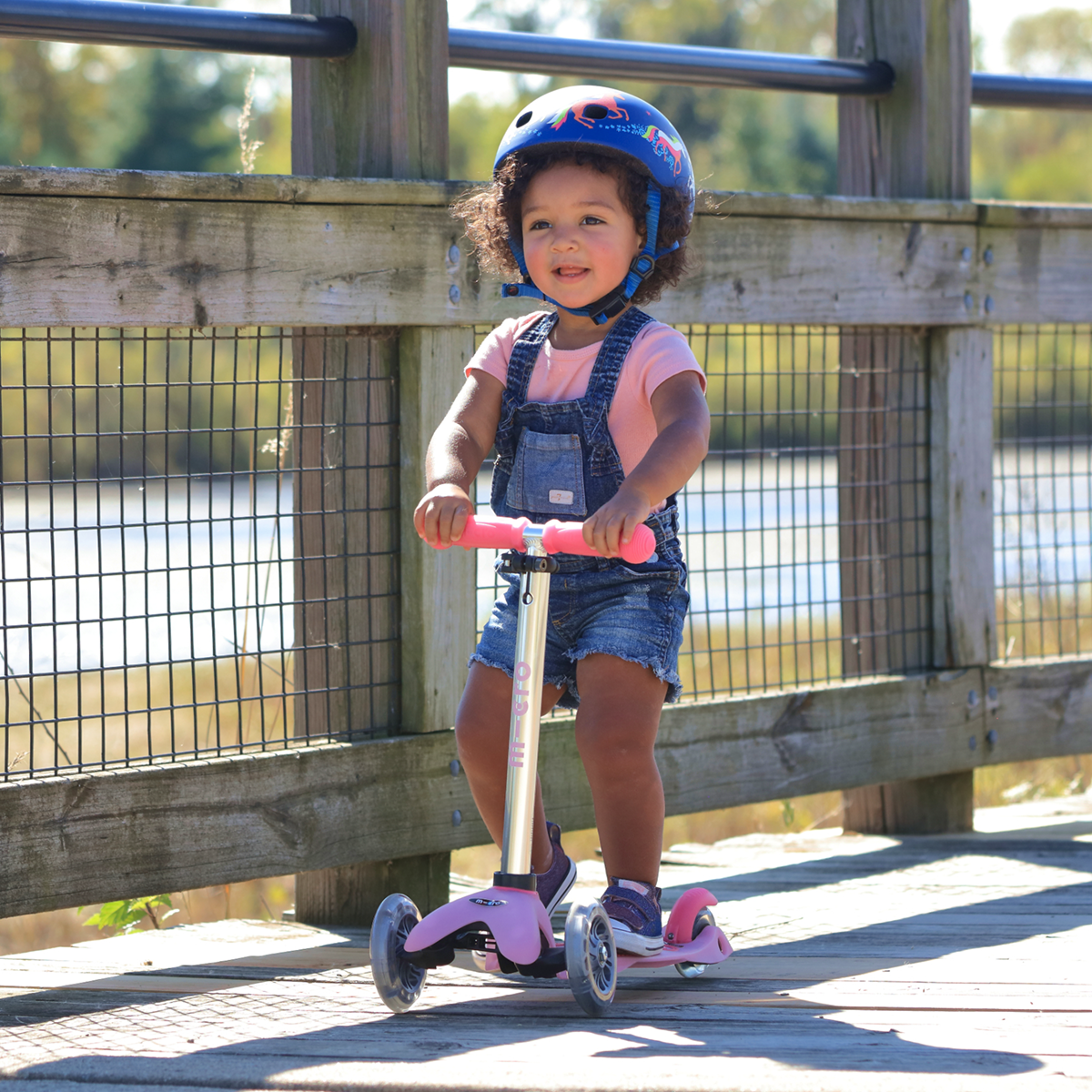 Mini Deluxe Glow LED Plus Scooter - Frosty Pink