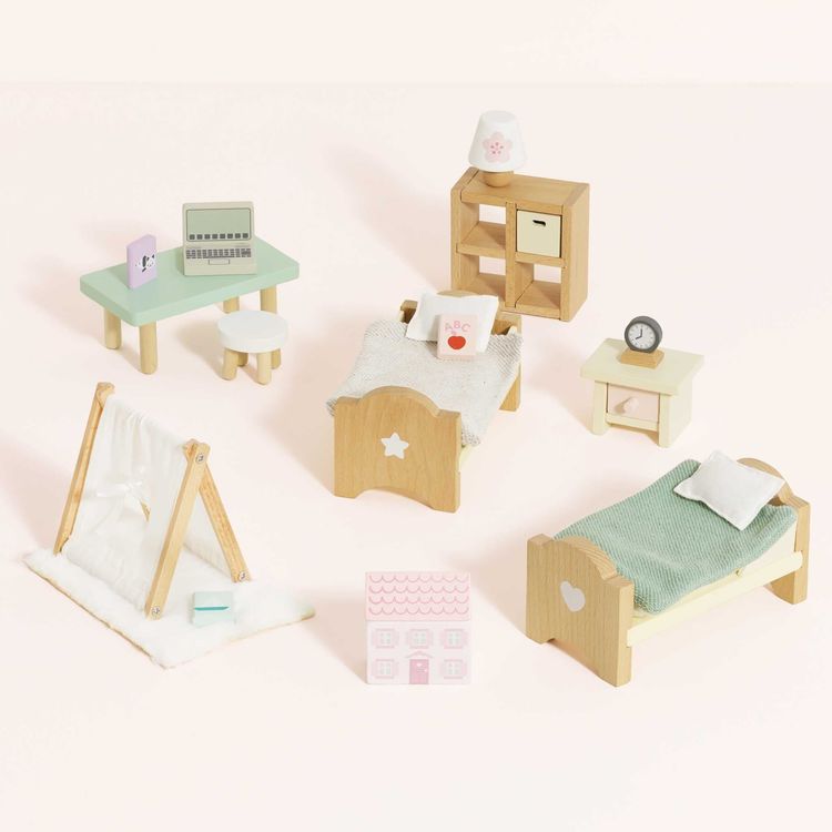 Wooden Dollhouse 24 Piece Child's Bedroom Furniture Set