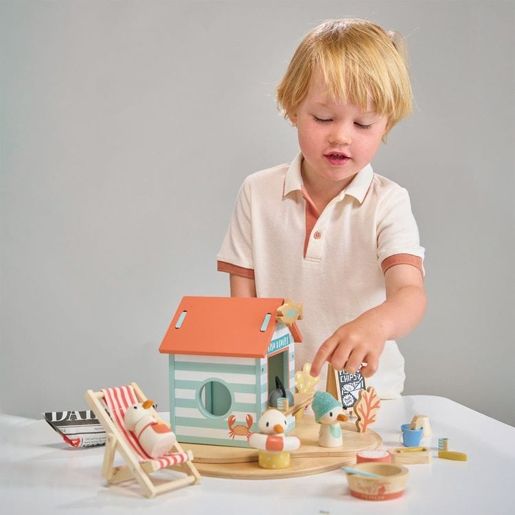 Wooden Sandy’s Beach Hut